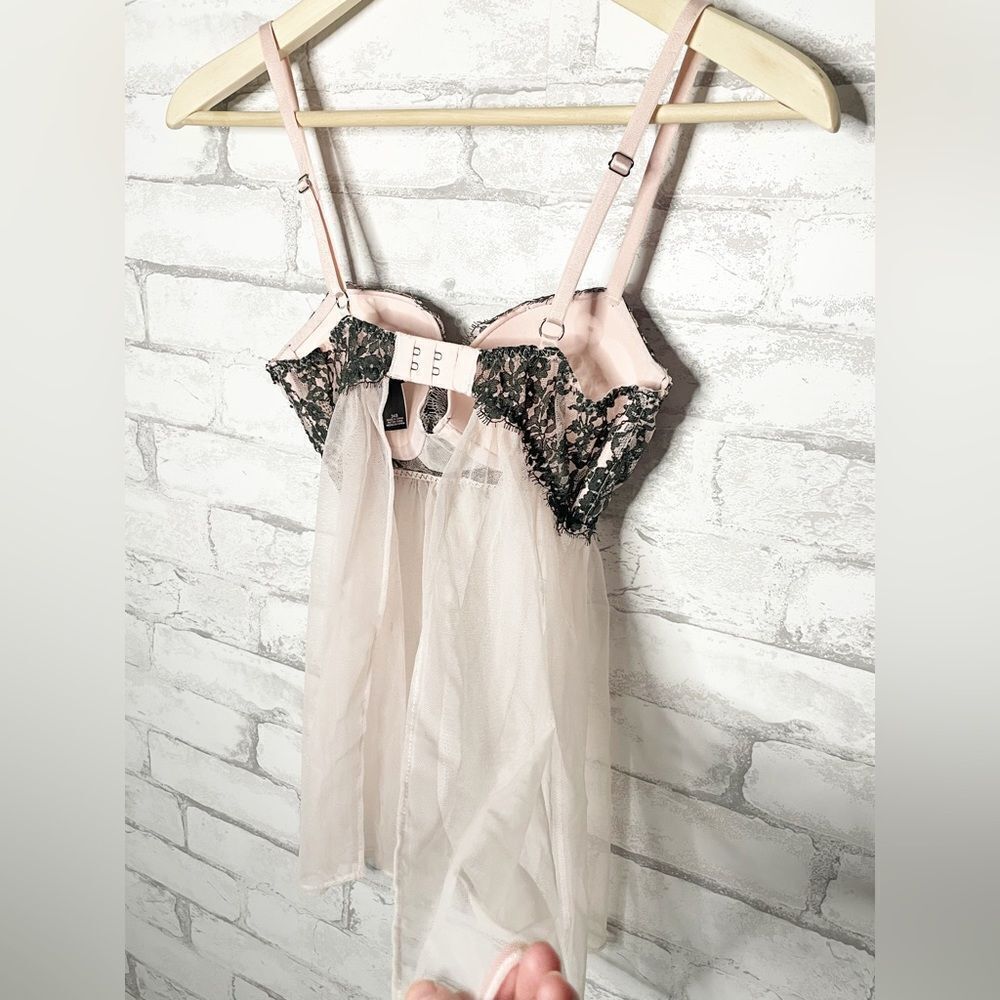 Victoria’s Secret Lingerie Lace Pink and Black Bra with Flowy Mesh Detailing - Picture 4 of 8